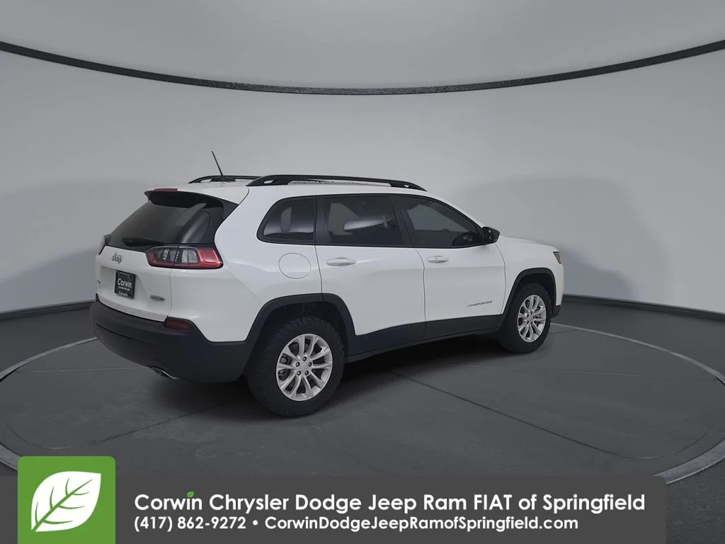 Certified Used 2022 White Jeep Latitude Lux image 15