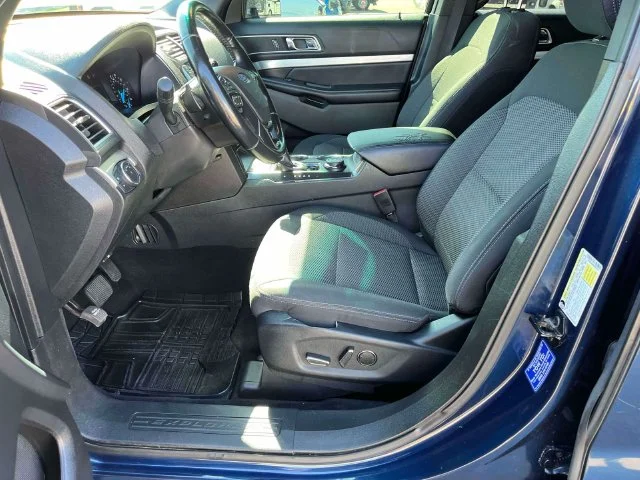 Used 2016 Blue Ford XLT image 29