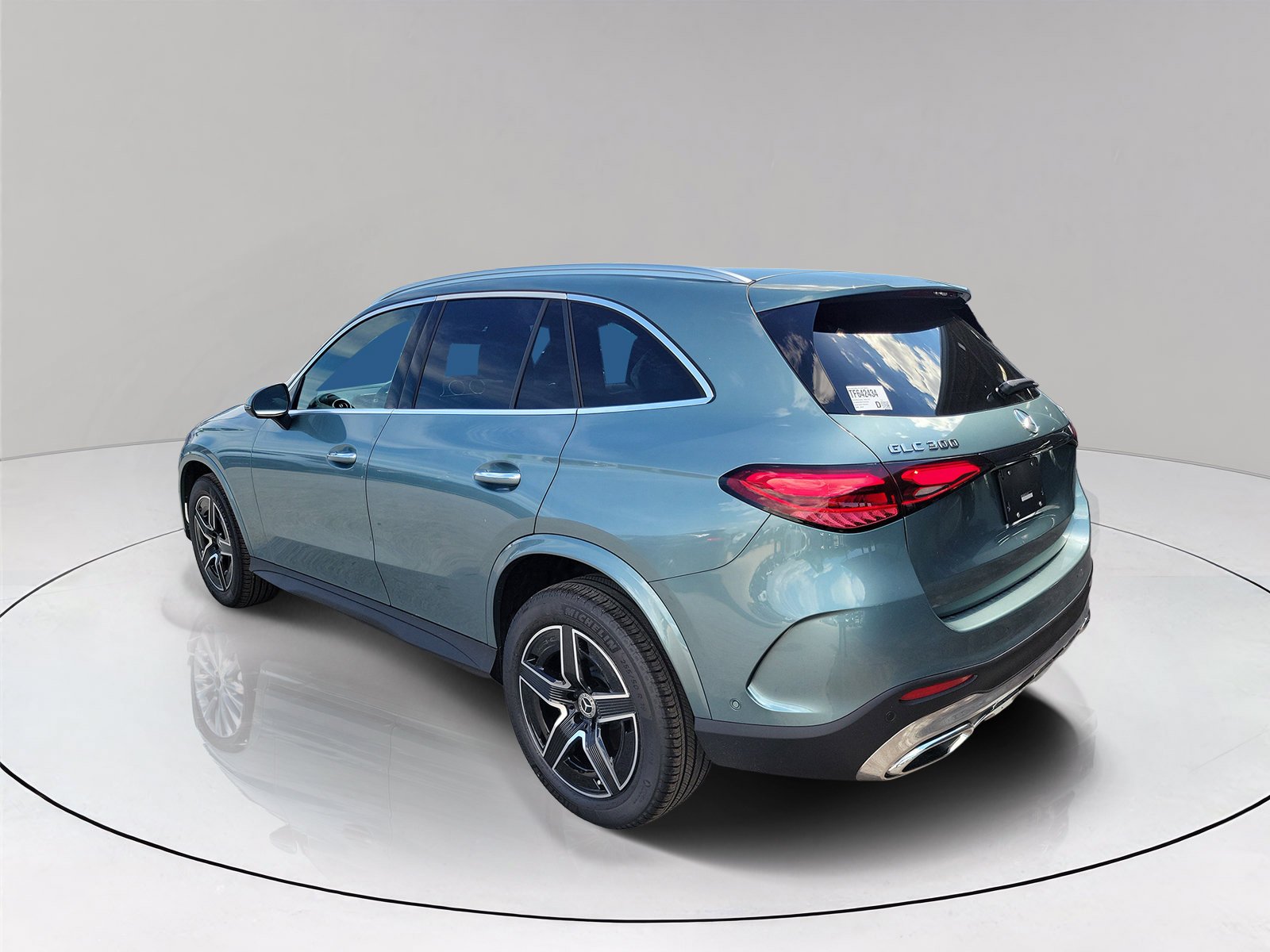 New 2026 Verde Silver Metallic Mercedes-Benz GLC 300 image 4