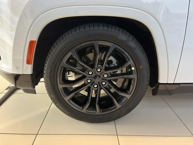 New 2026 Bright White Clear-Coat Exterior Paint Jeep Summit Obsidian image 10