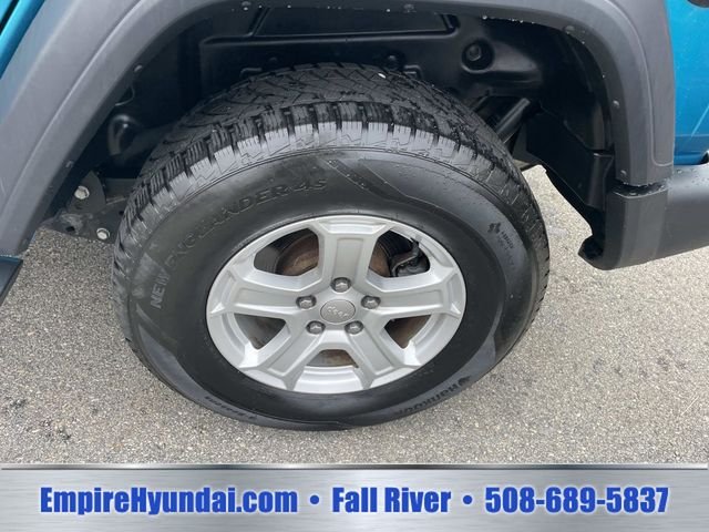 Used 2019 Bikini Pearlcoat Jeep Unlimited Sport S image 13