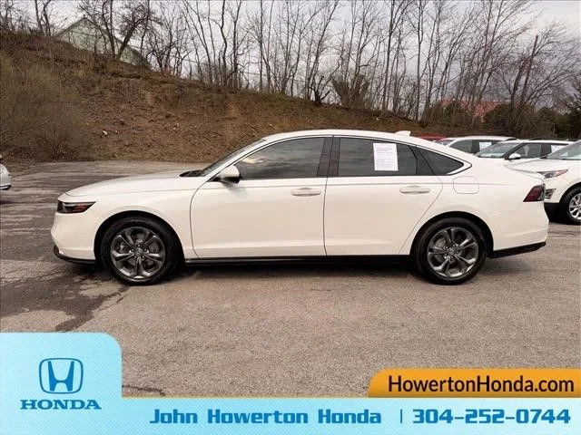 Used 2023 White Honda EX-L image 9