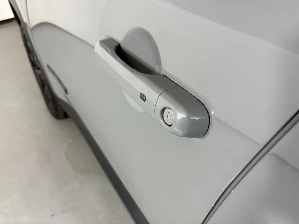 Used 2022 Gray Jeep Altitude image 12
