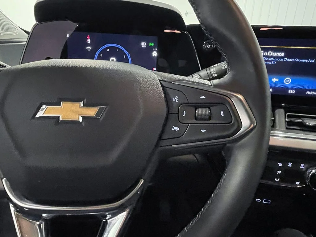 Used 2025 Red Chevrolet LT image 36
