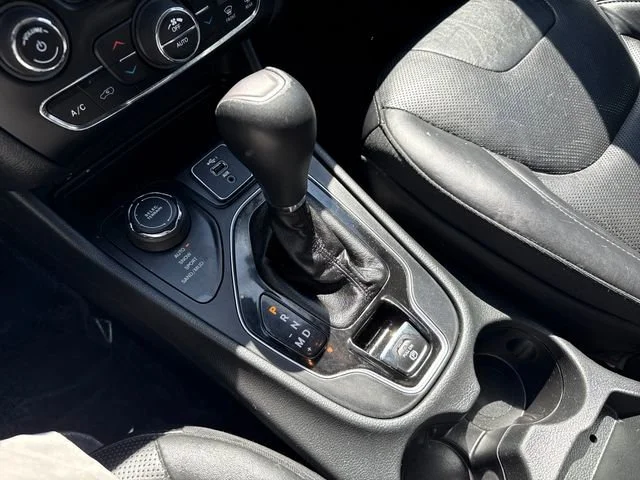 Used 2019 Diamond Black Crystal Pearlcoat Jeep Limited image 26