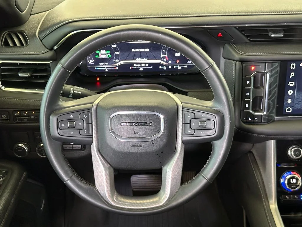 Used 2023 Silver GMC Denali image 18