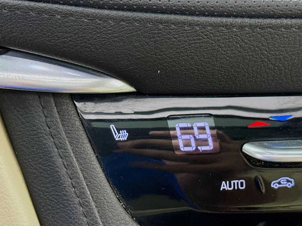 Used 2018 Crystal White Tri-Coat Cadillac Luxury AWD image 25