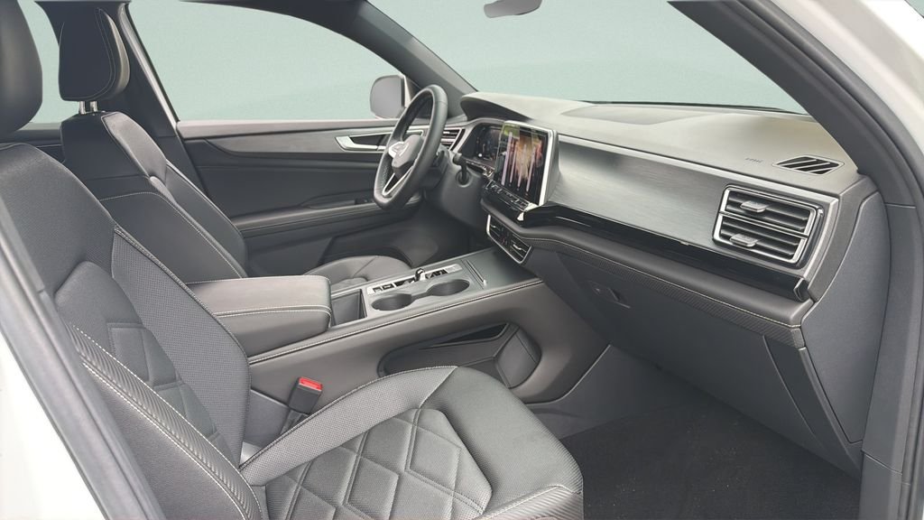 New 2026 Opal White Pearl Volkswagen 2.0T SE image 32