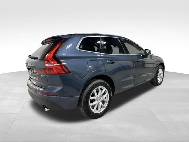 Used 2021 Denim Blue Metallic Volvo T6 Momentum image 6