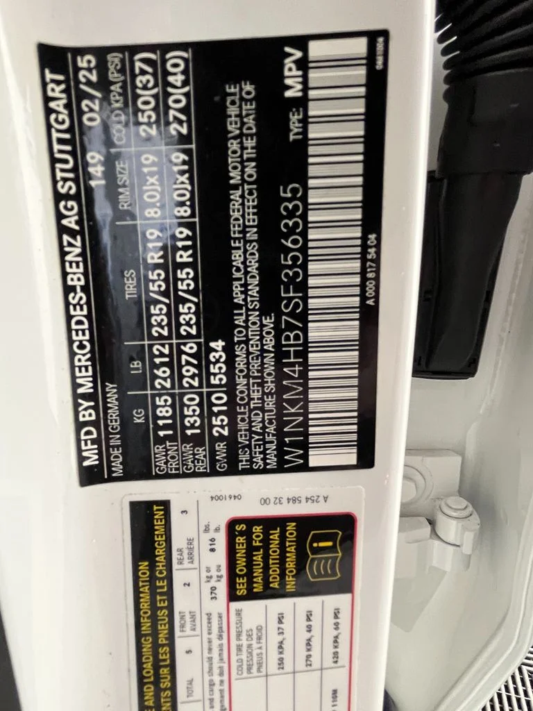 Used 2025  Mercedes-Benz GLC 300 image 28