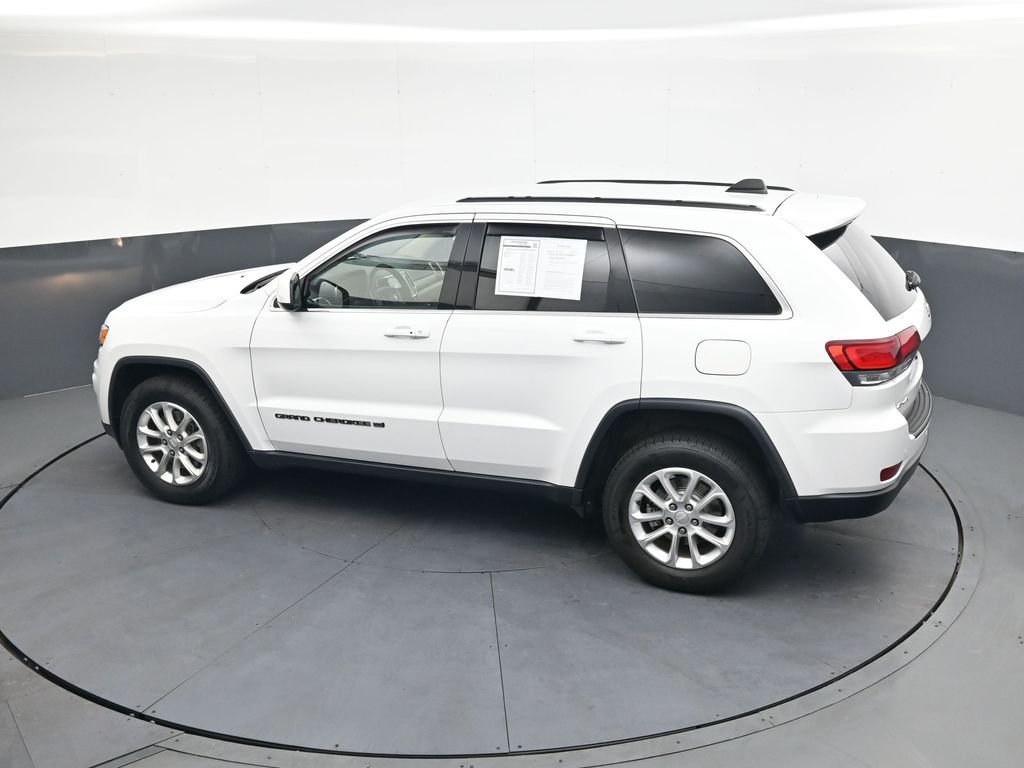 Used 2022 White Jeep Laredo E image 37