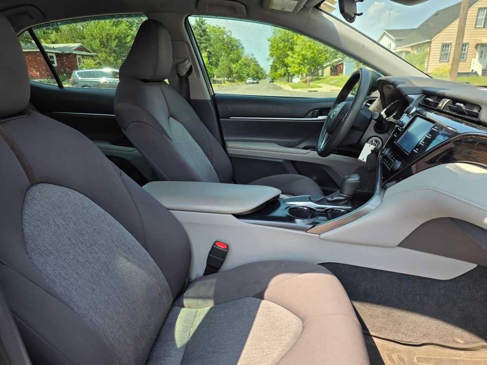 Used 2019 MIDNIGHT BLACK METALLIC Toyota LE image 8