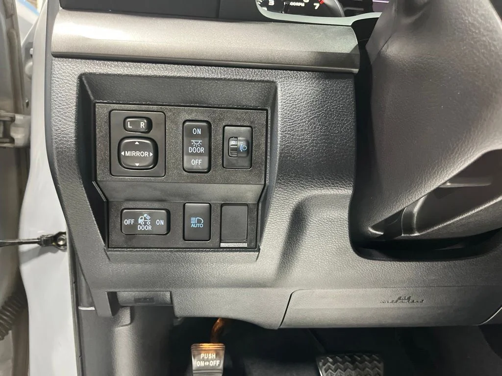 Used 2019 Gray Toyota SR5 image 13