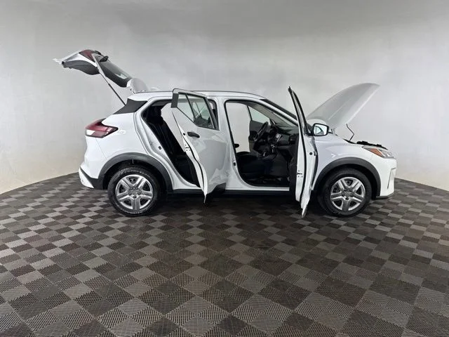 Used 2023 White Nissan S image 13