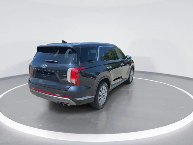 Used 2025 White Hyundai SEL image 8
