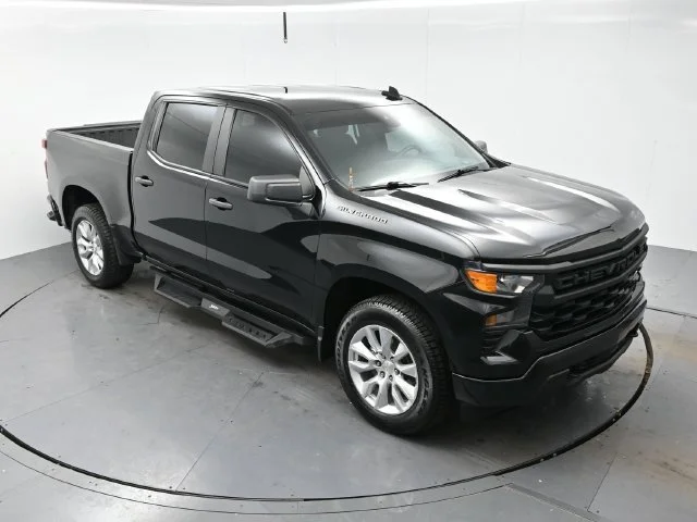 Used 2023 BLACK Chevrolet Custom image 31