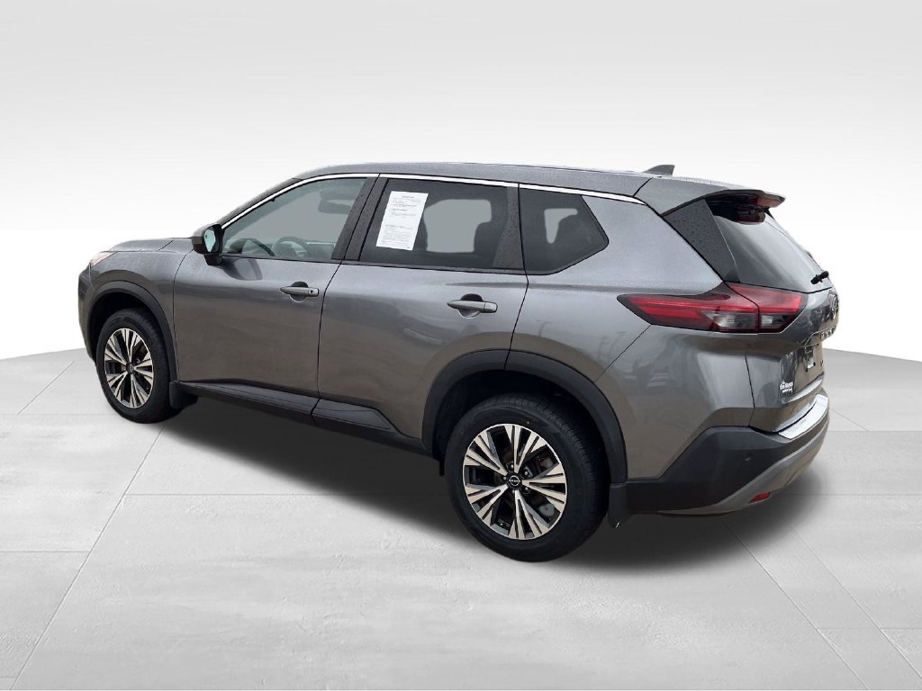 Used 2023 Gray Nissan SV image 3