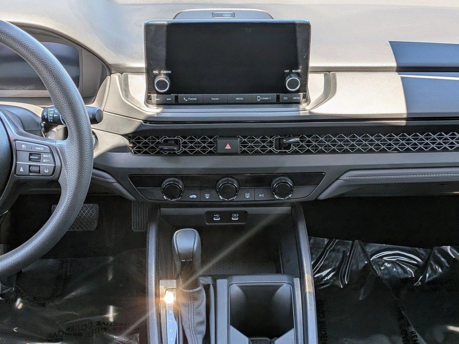 Used 2024 Solar Silver Metallic Honda LX image 12