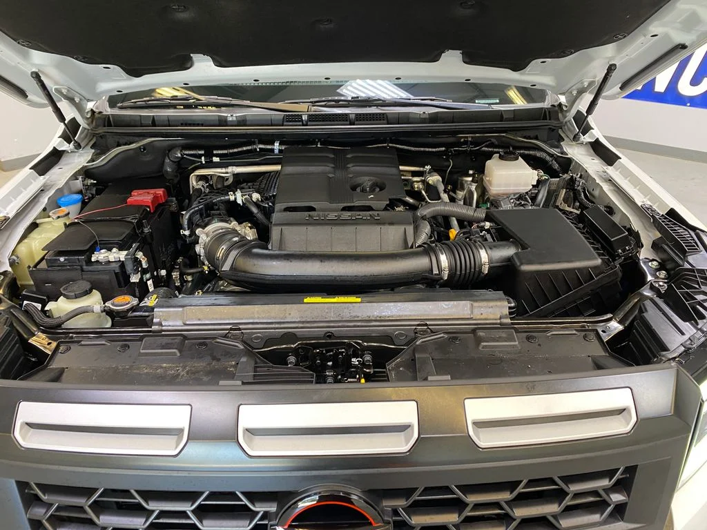 Used 2025 White Nissan PRO-4X image 9