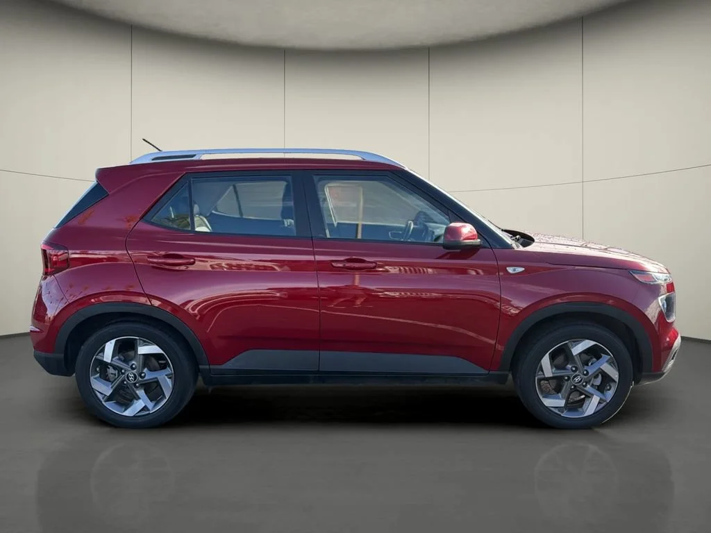 Used 2025 Red Hyundai SEL image 8