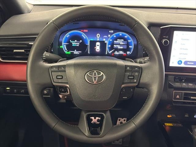 Certified Used 2025 WIND CHILL PEARL Toyota  image 24