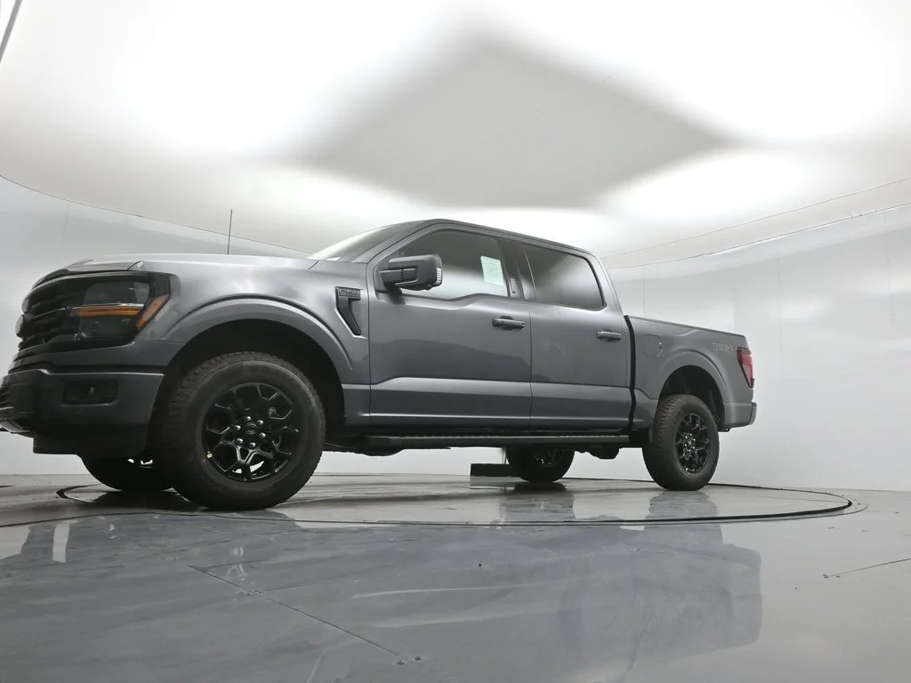 New 2026 Carbonized Gray Metallic Ford XLT image 41