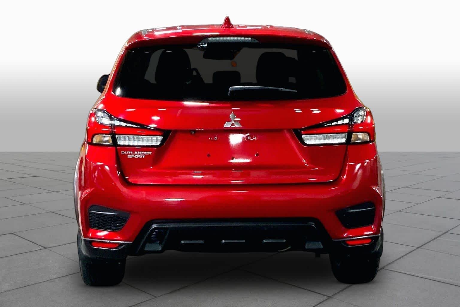 Used 2022 Red Diamond Mitsubishi ES image 5