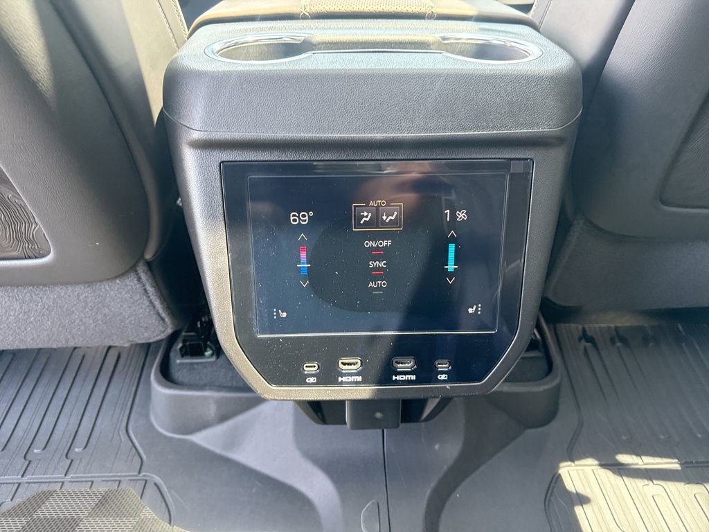 2026 GMC Yukon Denali Ultimate - Photo 22