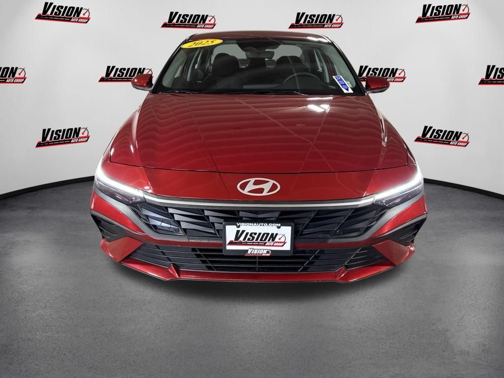 Used 2025 Red Hyundai SE image 2