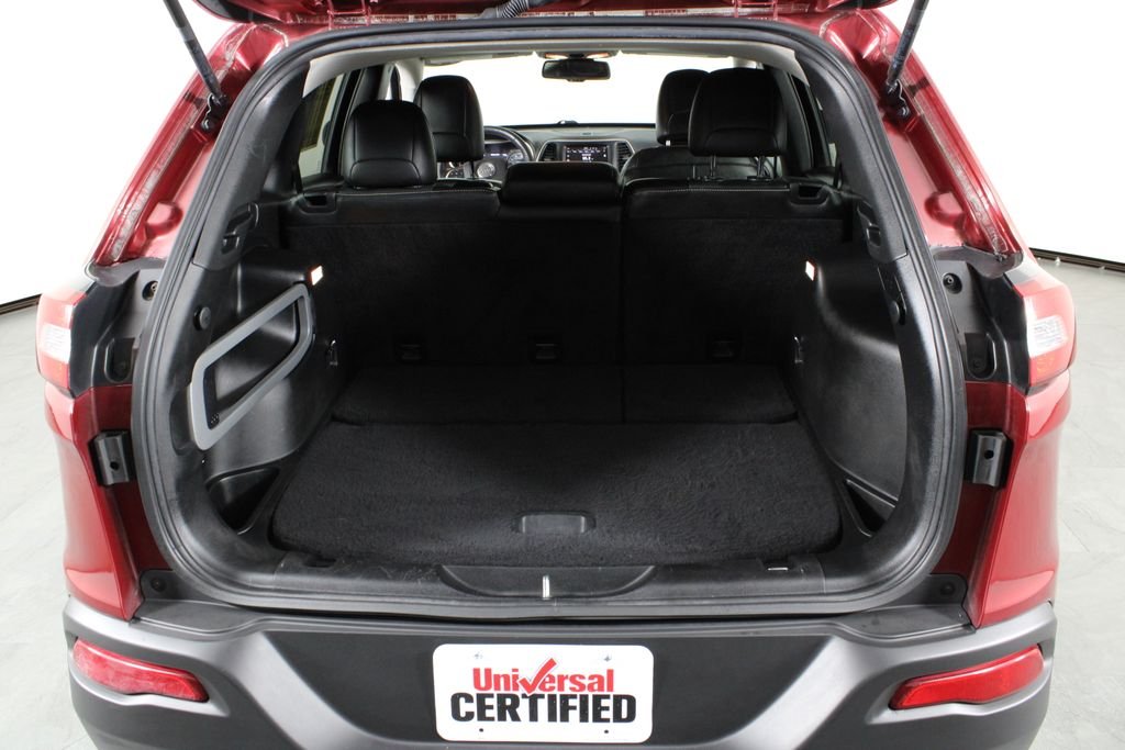 Used 2015 Red Jeep Limited image 16