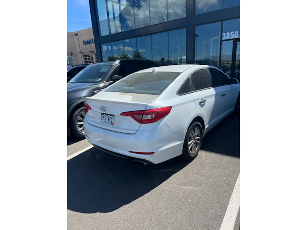 Used 2015 Quartz White Pearl Hyundai 2.4L SE image 5