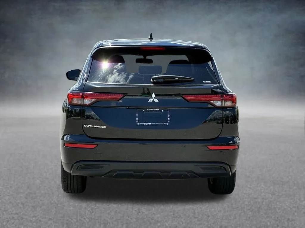 Used 2022  Mitsubishi ES image 4