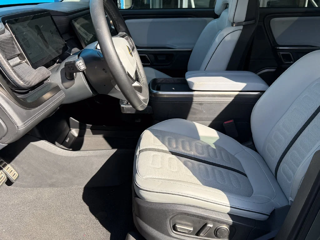 Used 2023  RIVIAN Launch Edition image 23
