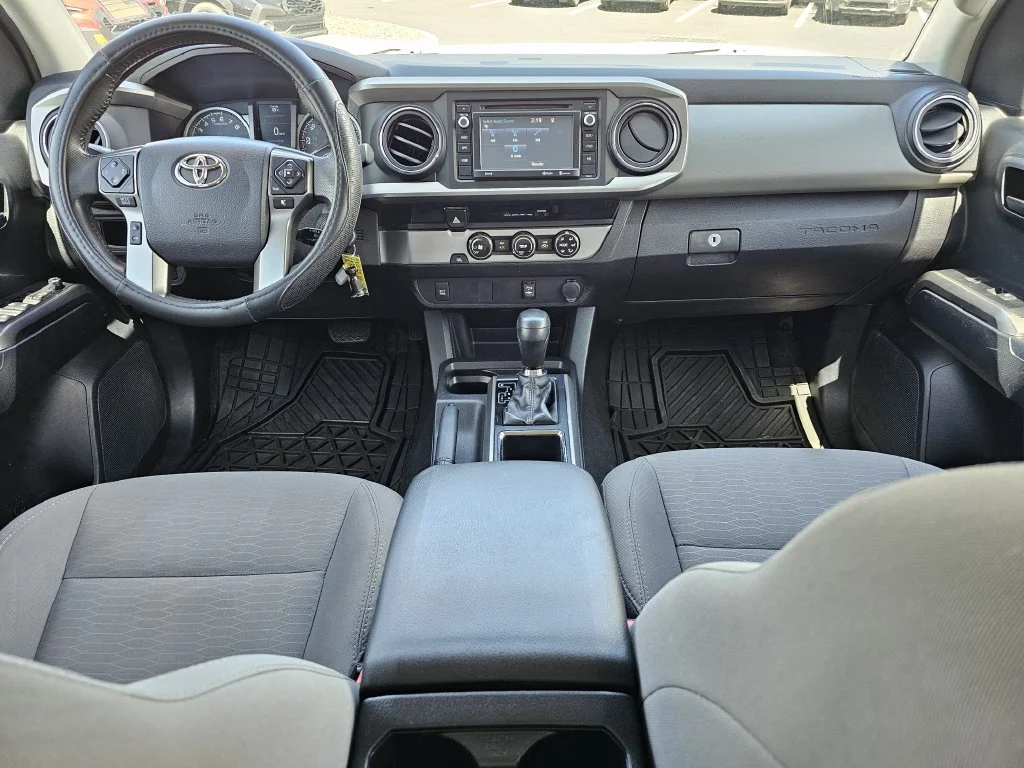 Used 2017 White Toyota SR5 image 10