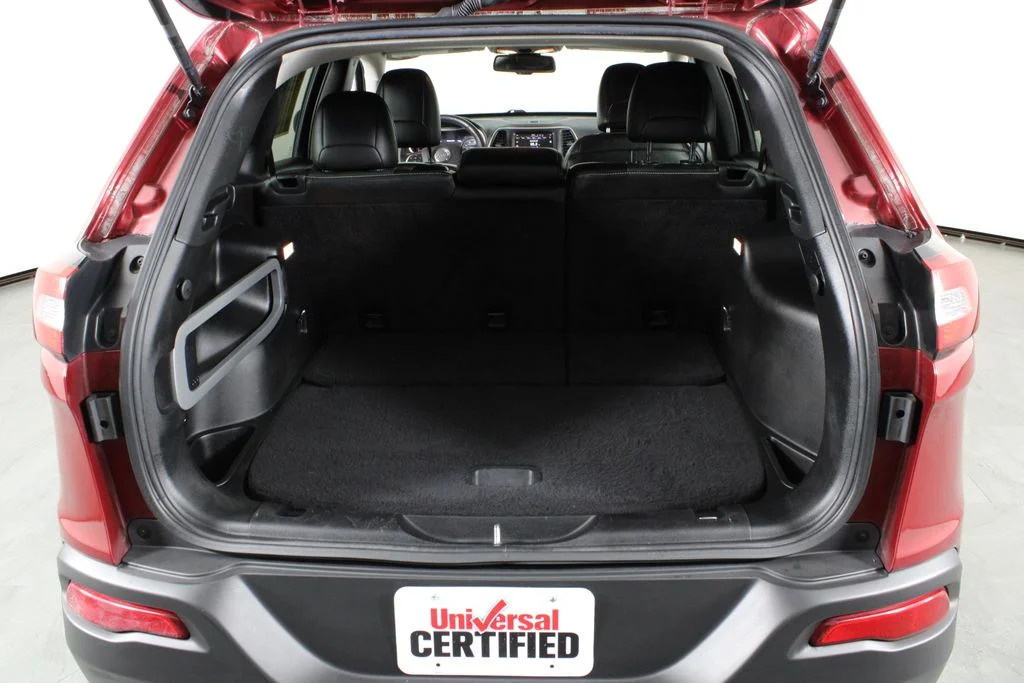 Used 2015 Red Jeep Limited image 17