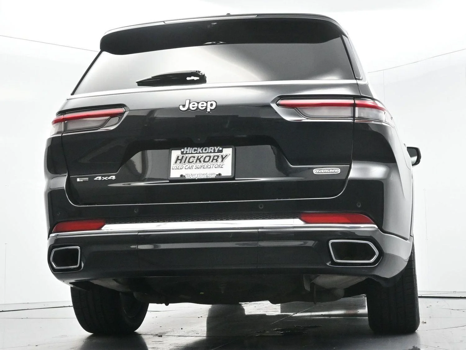 Used 2023 Diamond Black Crystal Pearlcoat Jeep Overland image 58