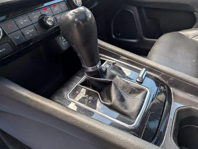 Used 2022  Jeep Latitude image 24