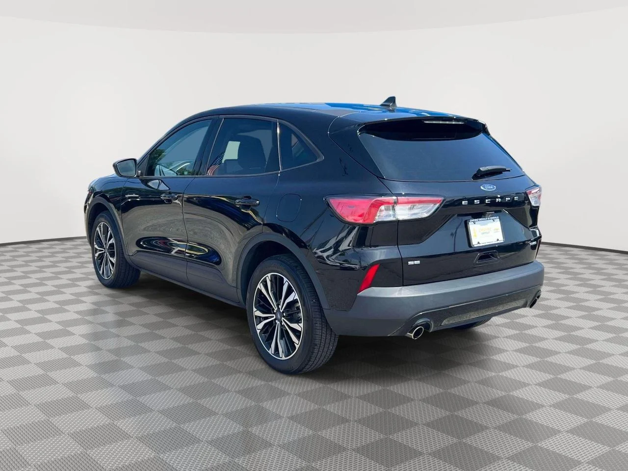 Used 2022 AGATE BLACK METALLIC Ford SE image 7