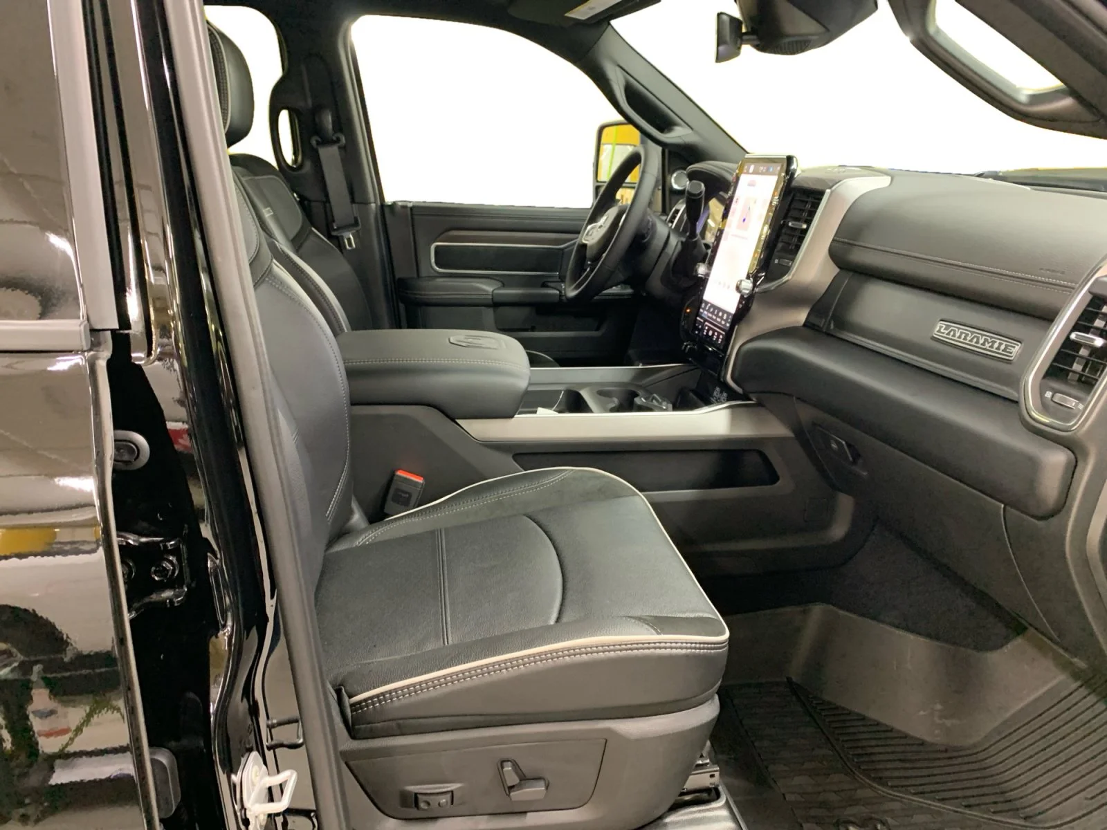 New 2026 Diamond Black Crystal Pearl Ram Laramie image 17