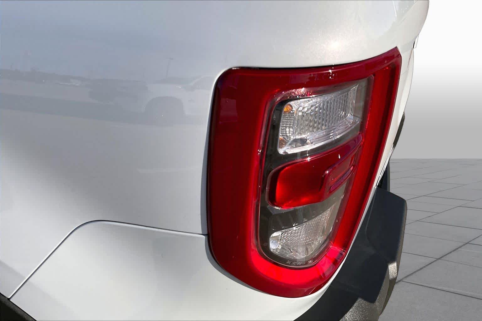 Used 2026 Space White Metallic Ford Big Bend image 27