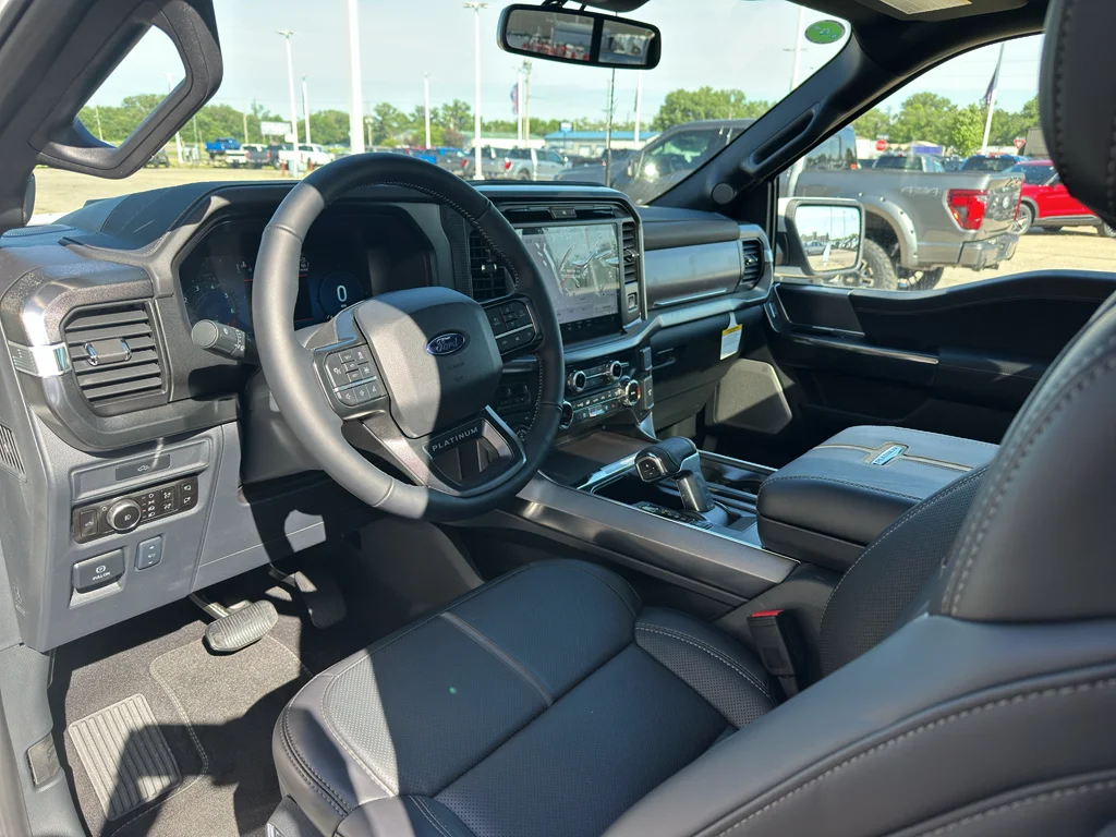 New 2026 Star White Metallic Tri-Coat Ford Platinum® image 16