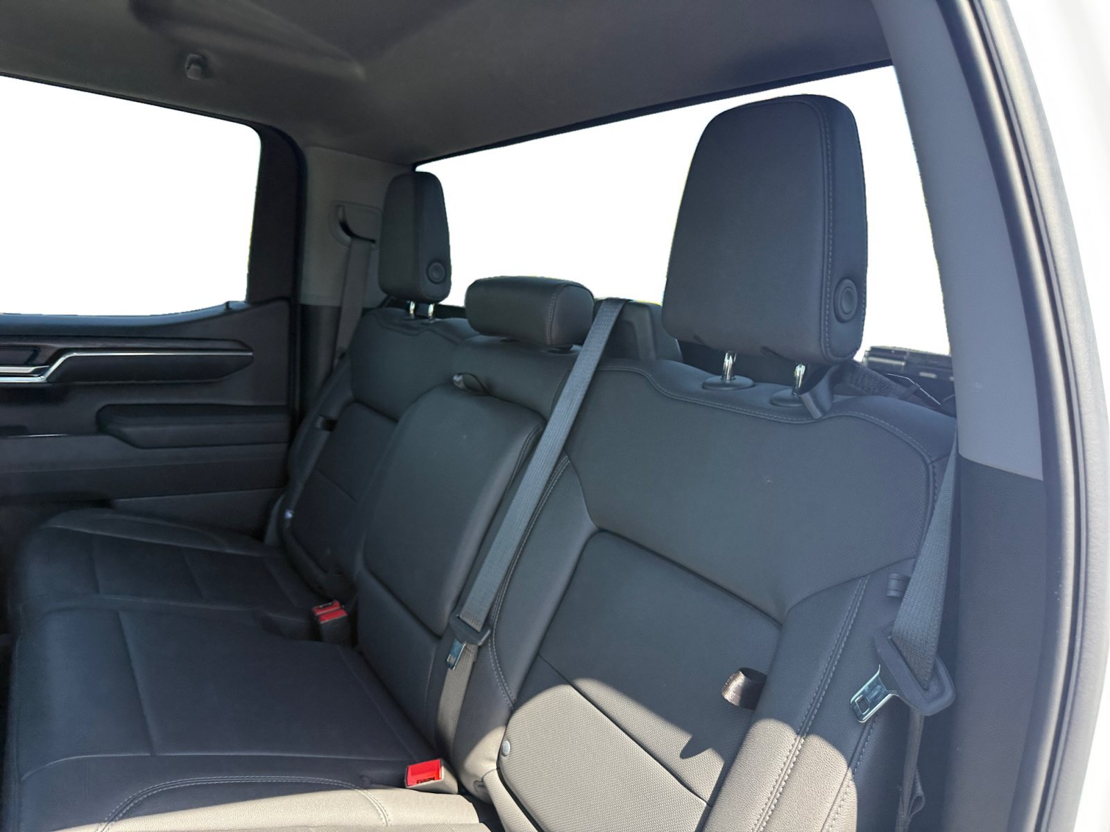 Used 2025 Summit White GMC SLT image 16