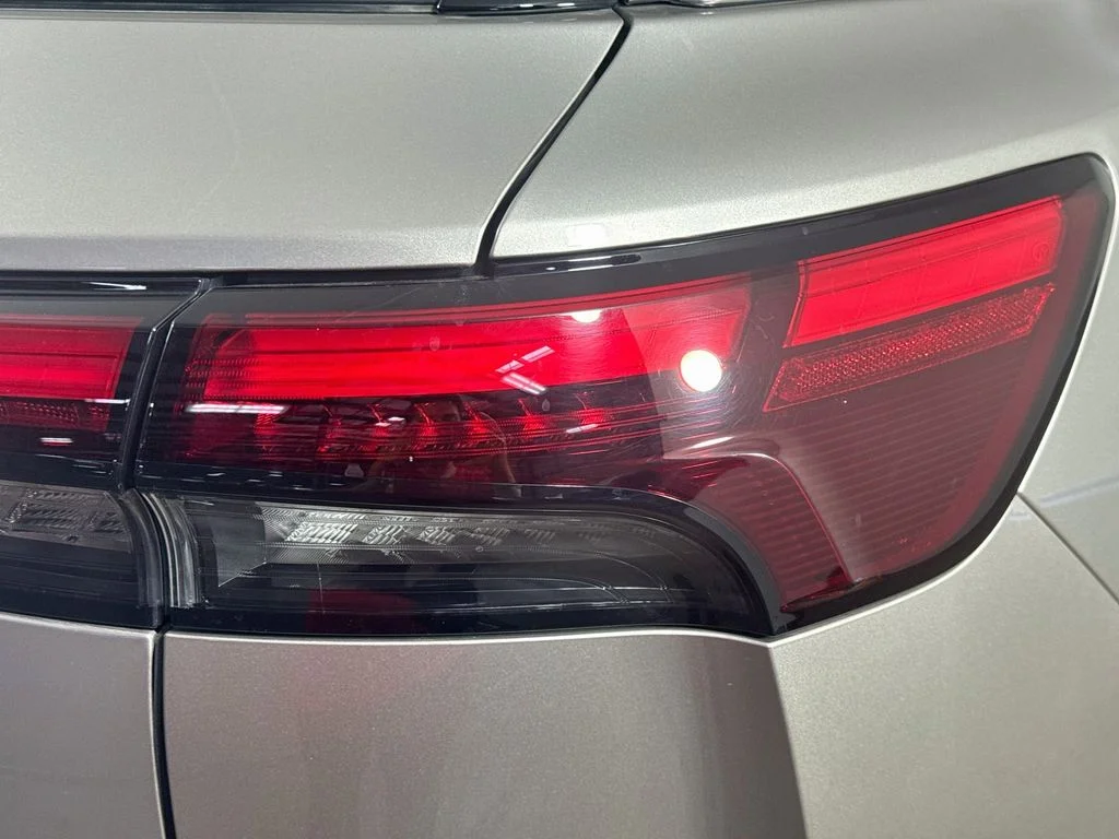Certified Used 2023 Silver INFINITI LUXE image 34