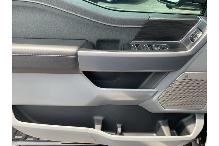 New 2025 Agate Black Metallic Ford Lariat image 9