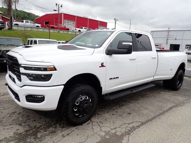 New 2026 Bright White Clear-Coat Exterior Paint RAM Laramie image 2