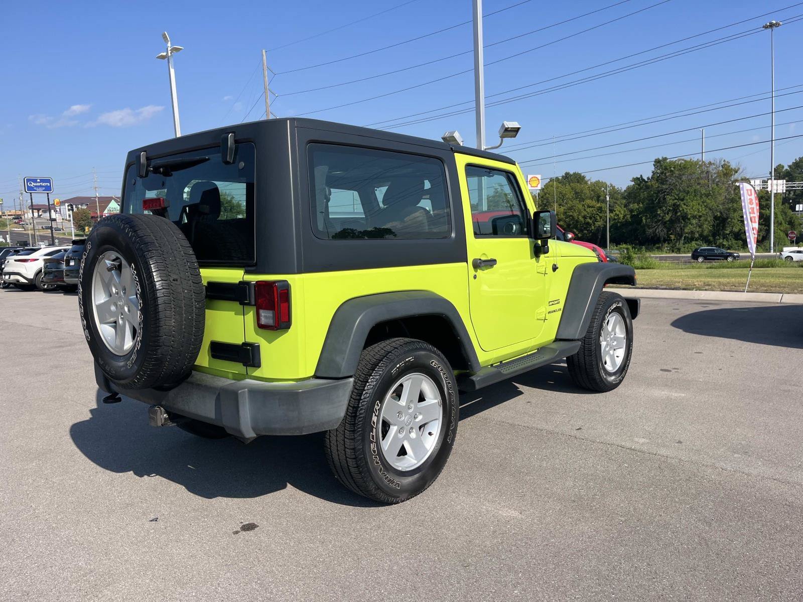 Used 2017 Hypergreen Clearcoat Jeep Sport image 3