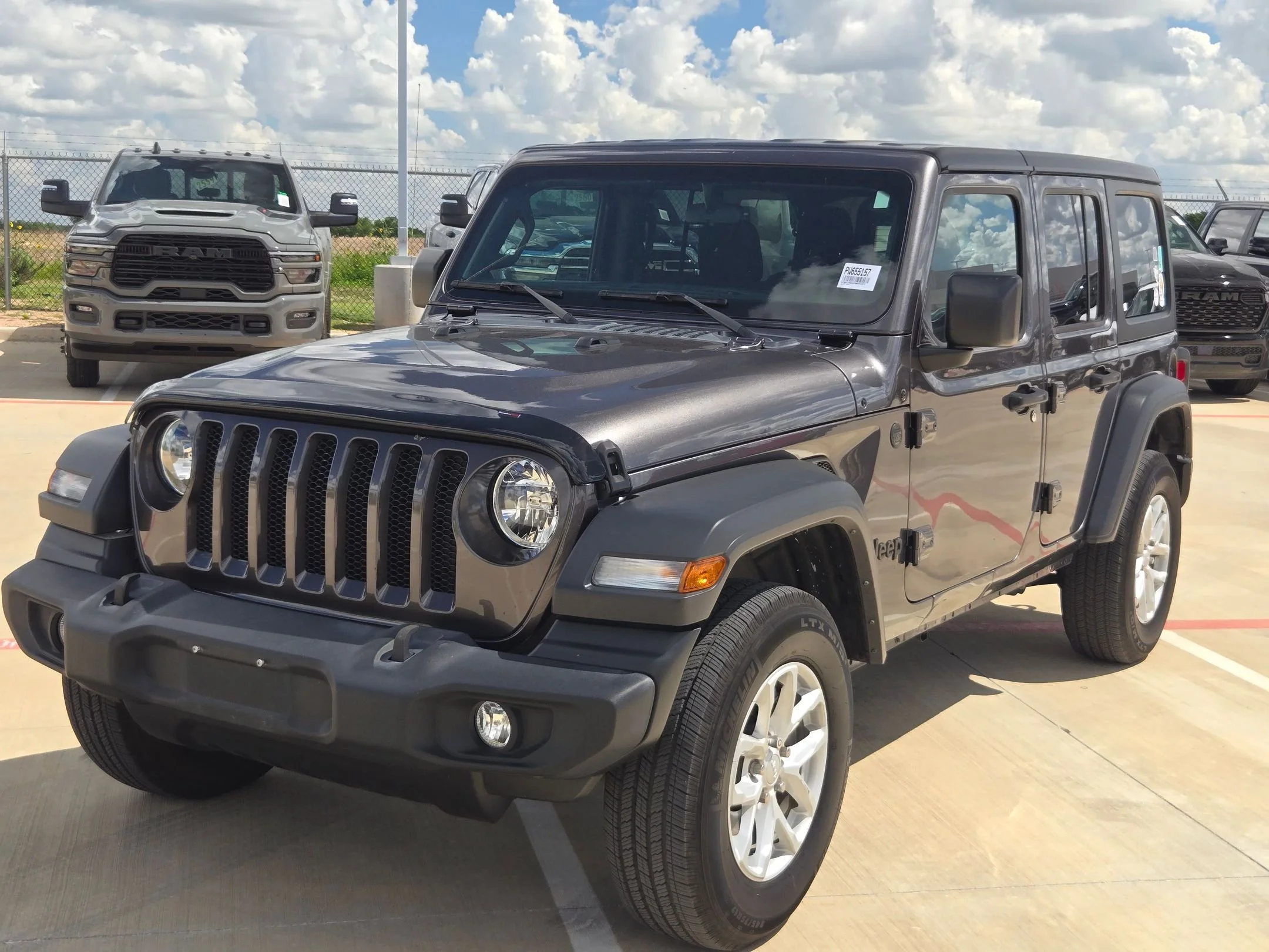 Used 2023 Gray Jeep Sport S image 7