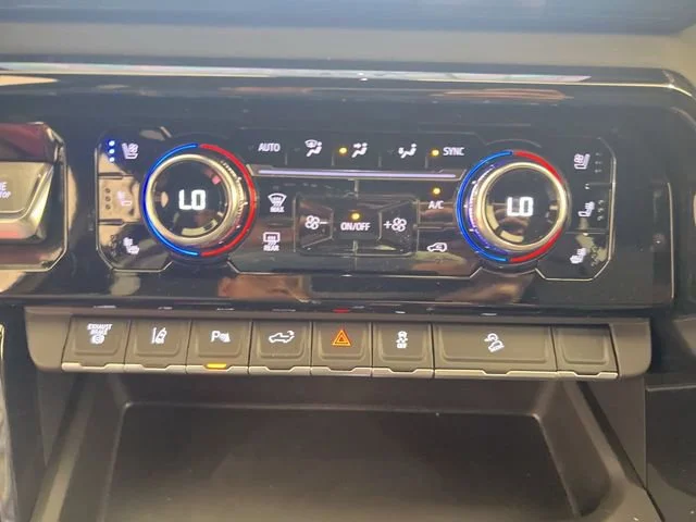 2025 GMC Sierra 2500HD AT4 - Photo 17