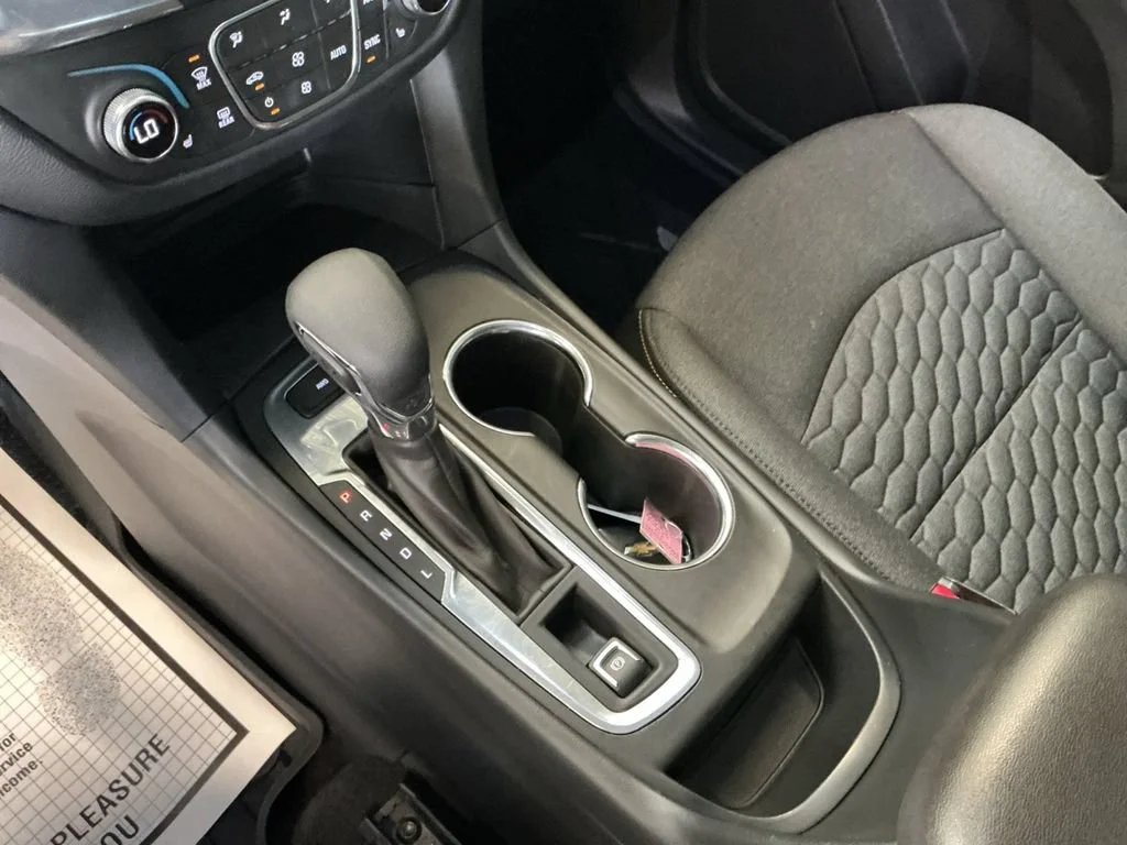 Used 2020 IRIDESCENT PEARL TRICOAT Chevrolet LT image 18