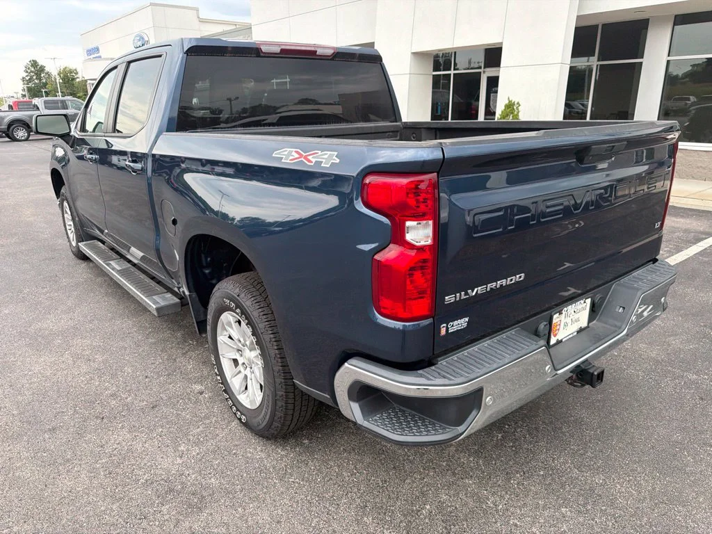 Used 2021 Northsky Blue Metallic Chevrolet LT image 3